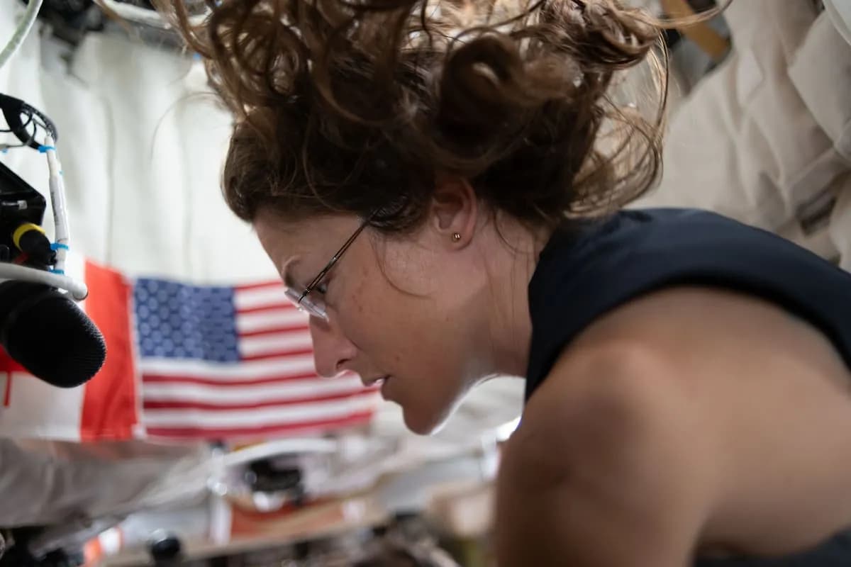 Christina Koch, primera mujer en orbitar la Luna con Artemis 2
