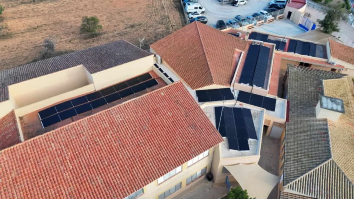 Autoconsumo compartido en Ibiza: CEIP Sant Jordi ofrece energía a vecinos por 100 euros al año