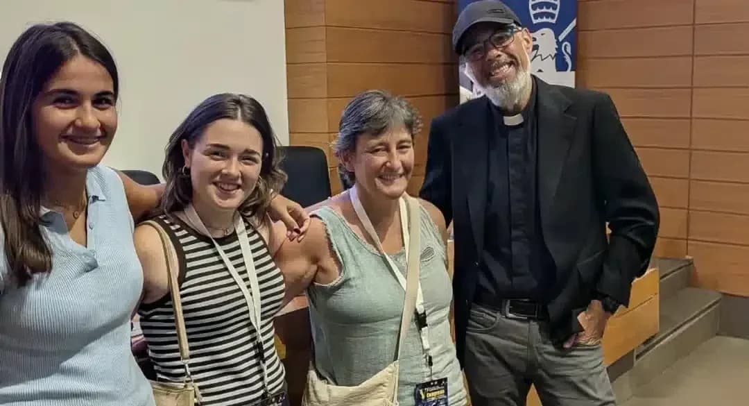 Alumnas del Colegio El Carmen destacan en congreso de ciencia