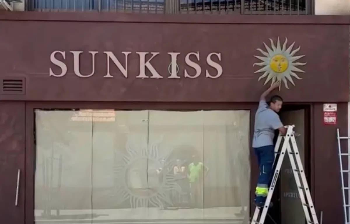 SunKiss inaugura un nuevo espacio de yoga en Sevilla