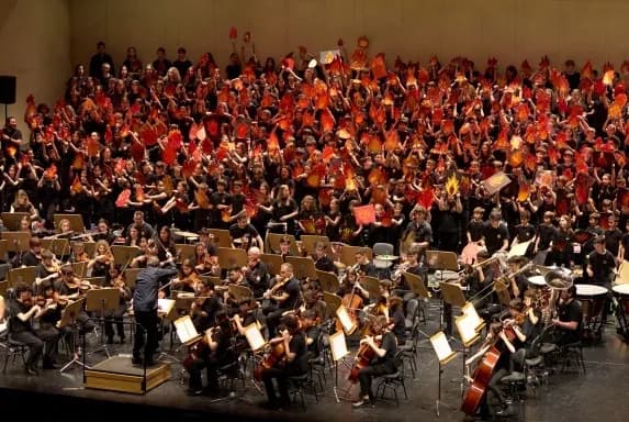 El Proyecto LUNA reúne a 1.500 jóvenes en el Teatro Maestranza