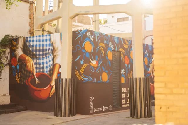 Inauguran mural 'Barro en manos de mujer' tras la dana de 2024
