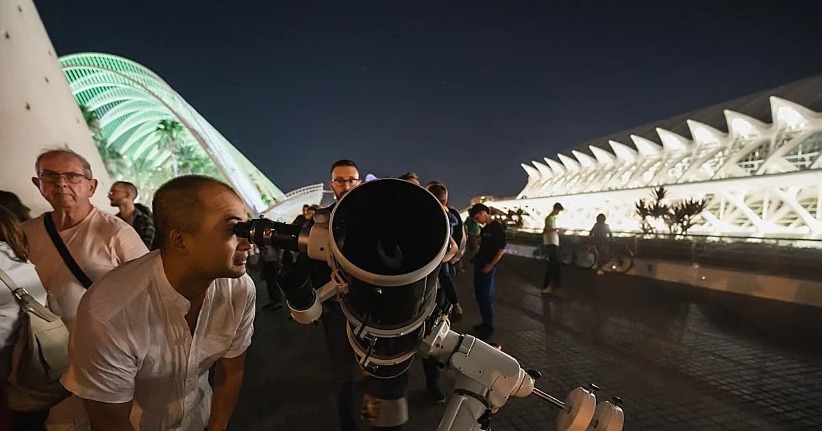 Observaciones astronómicas y biotecnología en la Ciudad de las Artes