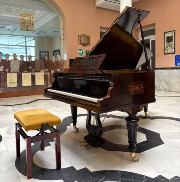 El piano Erard regresa al Ateneo de Sevilla tras restauración