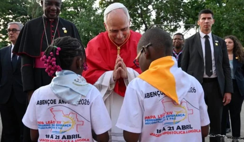 El Papa León XIV inspira a catequistas en Angola a promover la paz