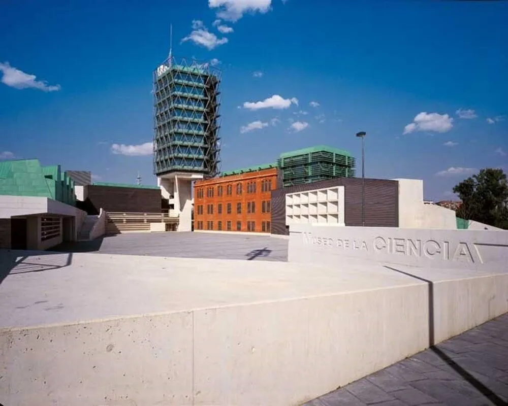 El Museo de la Ciencia de Valladolid regala gafas para eclipses