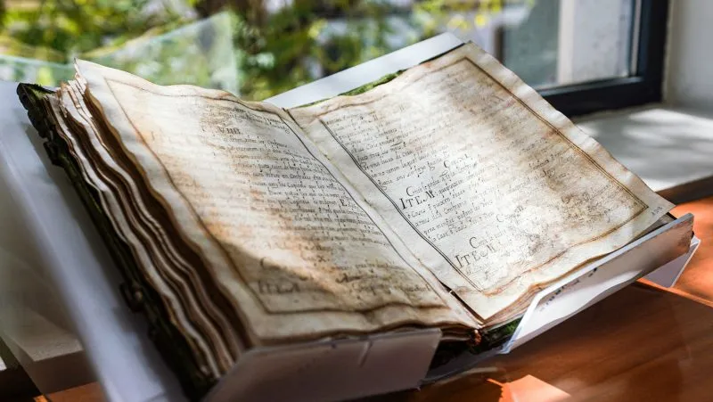 La Policía de la Generalitat recupera manuscrito del siglo XVII