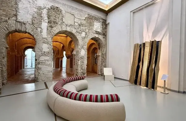 La exposición 'Tránsitos' fusiona artesanía y arte contemporáneo en Toledo
