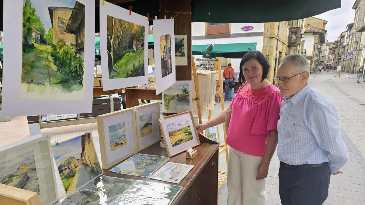 Villaviciosa celebra la VII Feria de la Acuarela con gran éxito